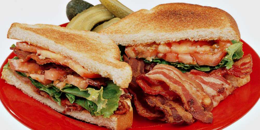 BLT sandwich w pickles